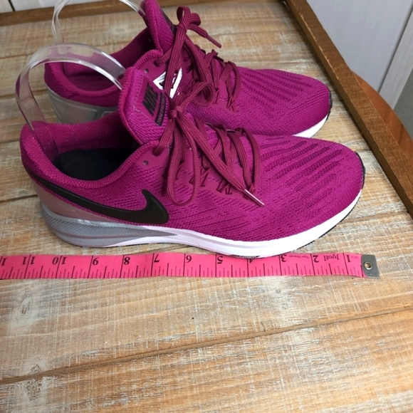 Nike Zoom Stucture 22. Woman’s size 7 1/2. Magenta - Picture 11 of 12